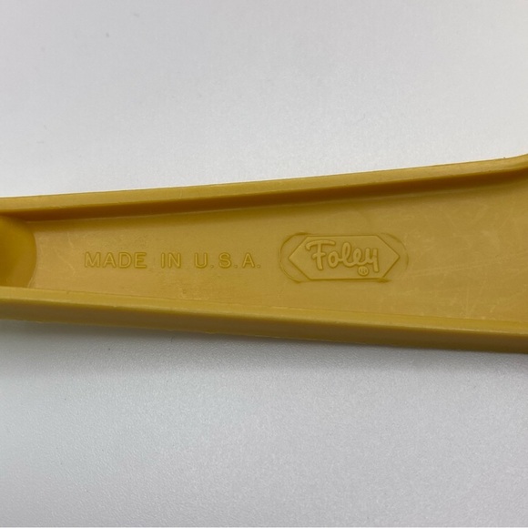 Vintage Foley Plastic Yellow Harvest Gold 4 Piece Measuring Cups - Picture 3 of 4